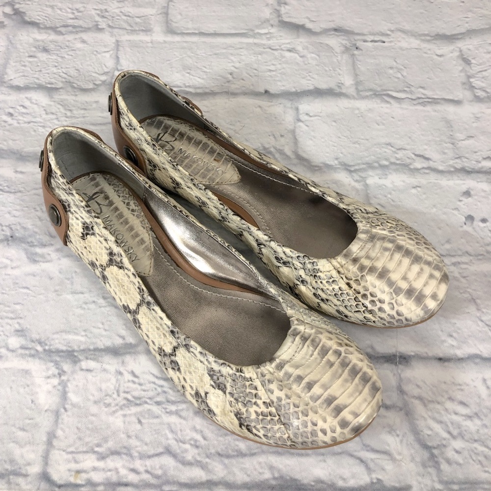 B makowsky Snake Skin slip on shoes 7.5 Creme/brown